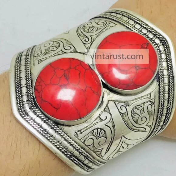 Single Red Coral Bracelets, Gemstone Bracelets, Vintage Handmade Adjustable - Picture 4 of 15